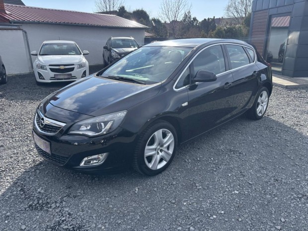 Opel Astra J 1.4 T Sport Végig Vezetett Szerviz...
