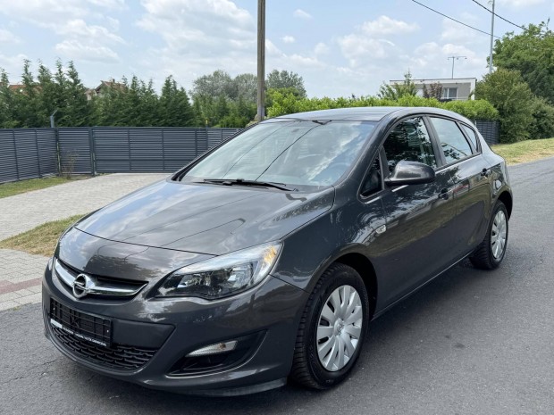 Opel Astra J 1.6 Active 3 Év Garancia/Szívóbenz...