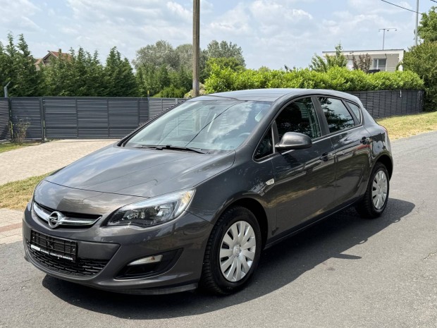 Opel Astra J 1.6 Active 3 Év Garancia/Szívóbenz...