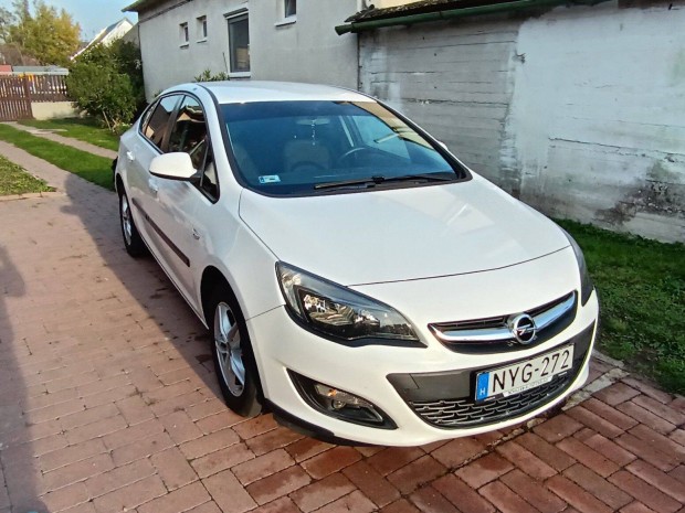 Opel Astra J 1.6 CDTI