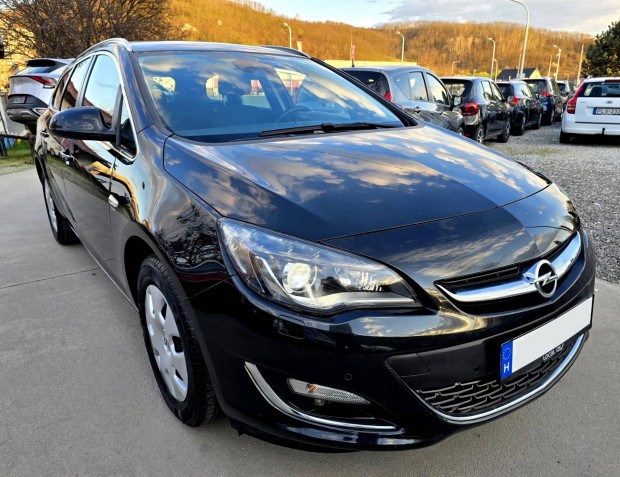 Opel Astra J 1.6 CDTI Start-Stop Cosmo Vezetett...