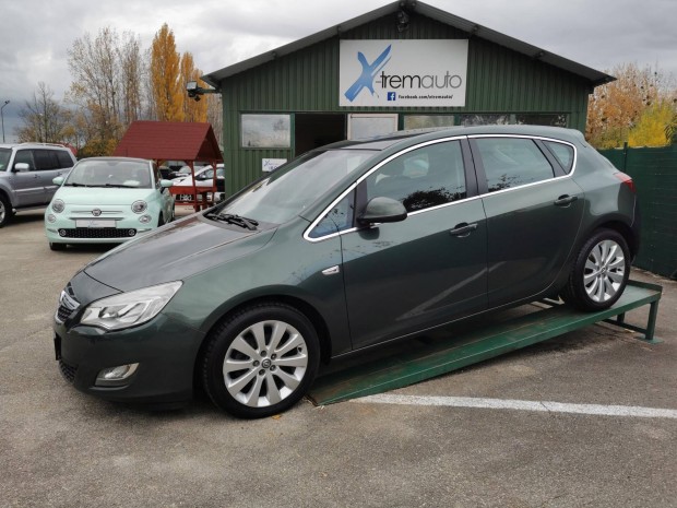 Opel Astra J 1.6 Cosmo