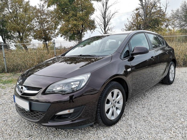 Opel Astra J 1.6 Cosmo EURO6 Szervizkönyves.Ülé...
