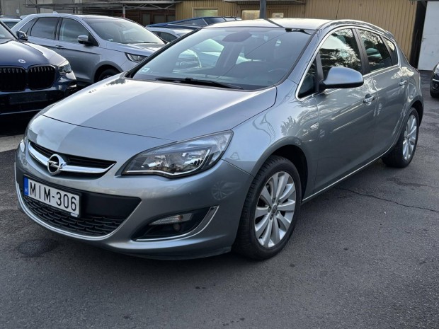 Opel Astra J 1.6 Cosmo Magyar SZERV.Knyv. DIGI...