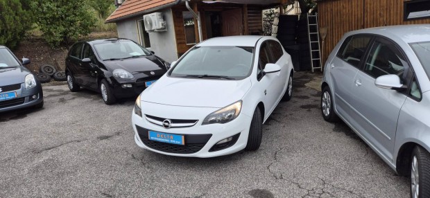 Opel Astra J 1.6 Drive EURO6 126700 km.. 1.6 sz...