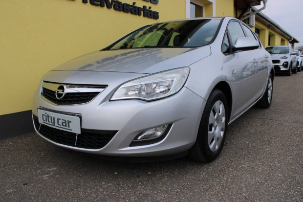 Opel Astra J 1.6 Enjoy 179 000 Km. Klima. ABS !