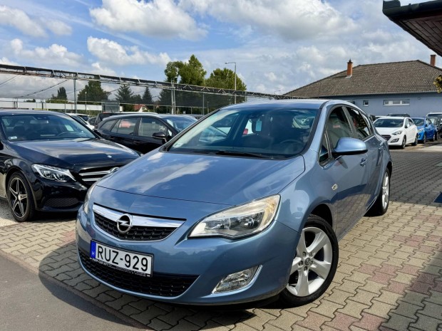Opel Astra J 1.6 Enjoy 2 Zónás Digitklíma.Tempo...