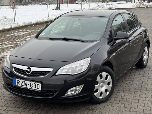 Opel Astra J 1.6 Enjoy
