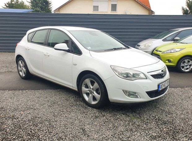 Opel Astra J 1.6 Enjoy Kultrlt llapot -17Alu!