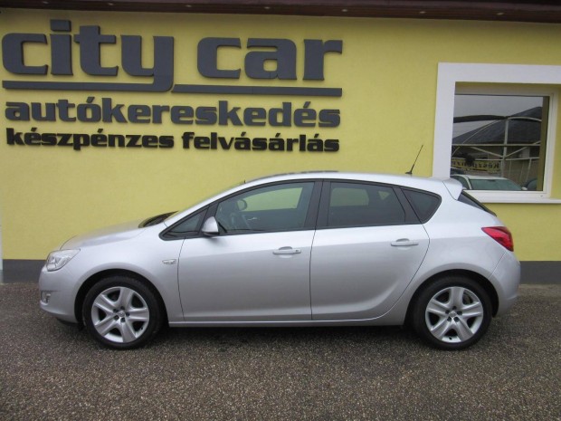 Opel Astra J 1.6 Enjoy Tempomat. Klima. Vonhor...