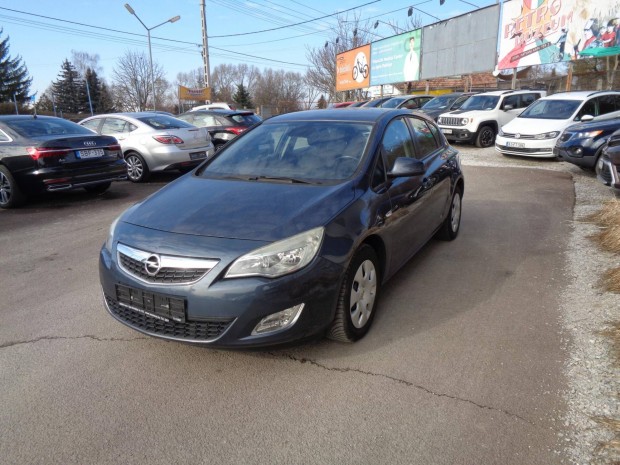 Opel Astra J 1.6 Enjoy Vezetett szervizknyv! E...