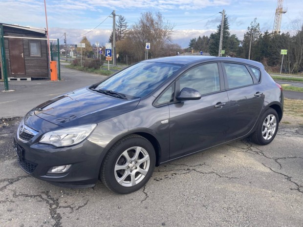 Opel Astra J 1.6 Enjoy tli-nyri kerk. szervi...