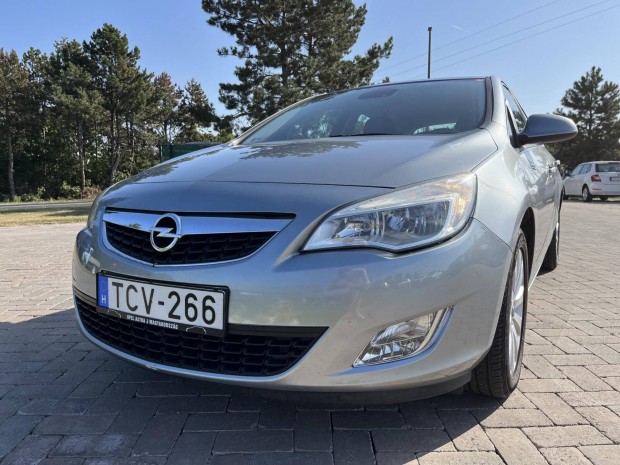 Opel Astra J 1.6 Essentia Azonnal elvihet!