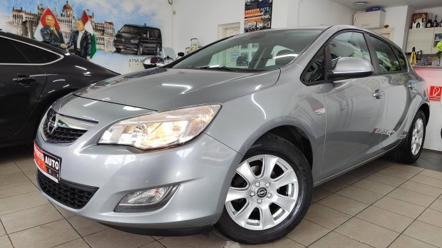 Opel Astra J 1.6 Selection Pár Nap Alatt Átvehe...
