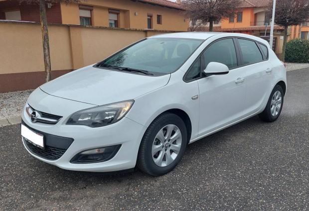 Opel Astra J 1.6 Selection Srlsmentes Vezete...