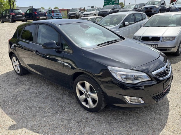 Opel Astra J 1.6 Sport