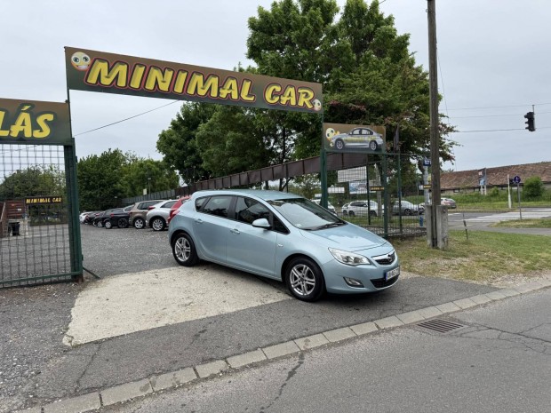 Opel Astra J 1.6 Sport Beépített bicikli tartó!