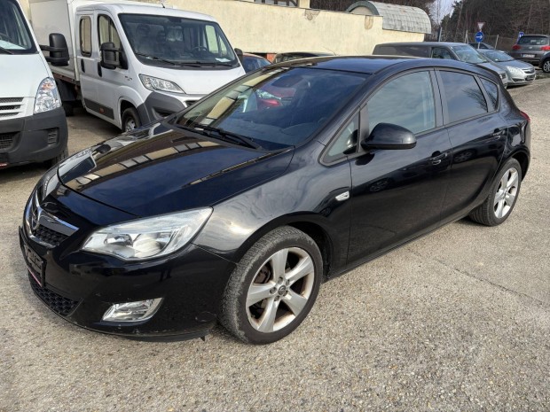 Opel Astra J 1.6 Sport Klima ! Tempomat!