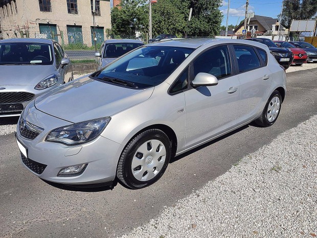 Opel Astra J 1.6 T Enjoy 130509 km! j vezrls!