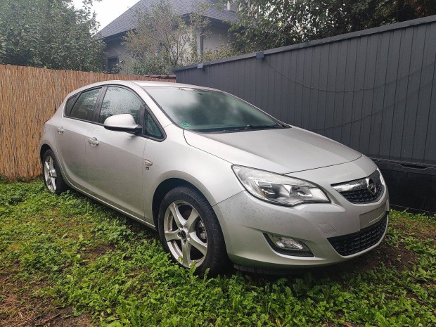 Opel Astra J 1.6 Turbo 150 Years Edition Automata