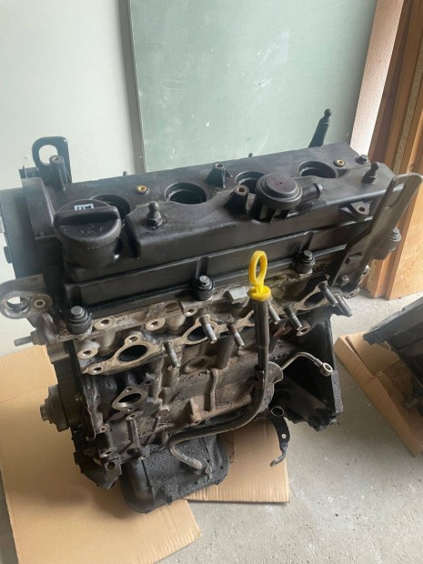 Opel Astra J 1.7CDTi Motor / Motorblokk hengerfejjel A17DTS