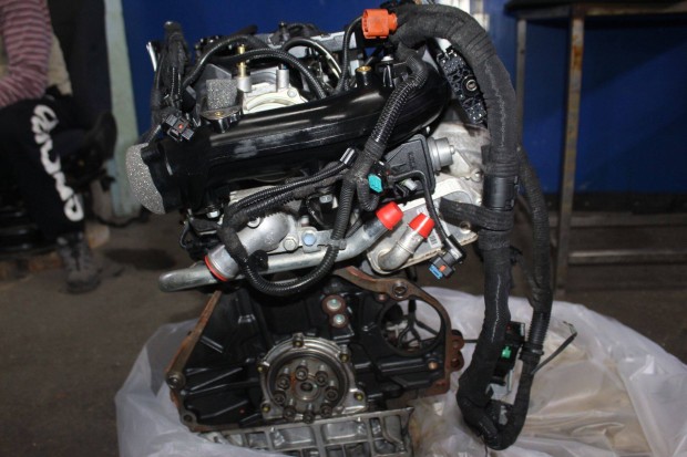 Opel Astra J 1.7D fűzött blokk hengerfejjel A17DTS