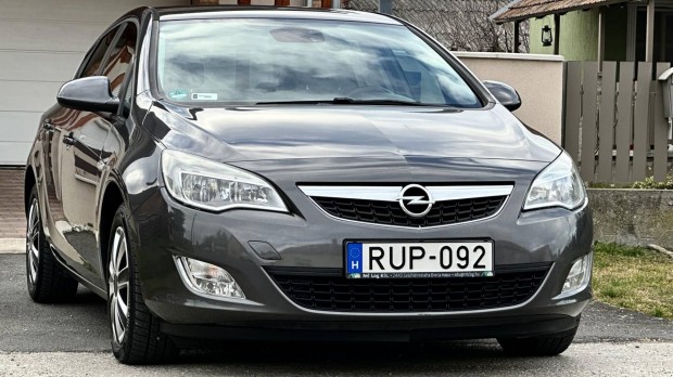 Opel Astra J 1.7 CDTI Active