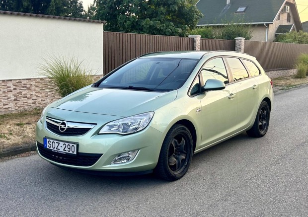 Opel Astra J 1.7 CDTI Cosmo 2011 Szép állapotban