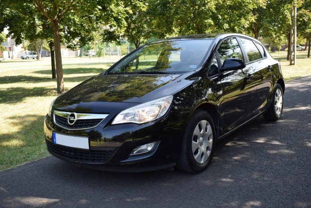 Opel Astra J 1.7 CDTI Enjoy Magyar! Akr 1 v G...