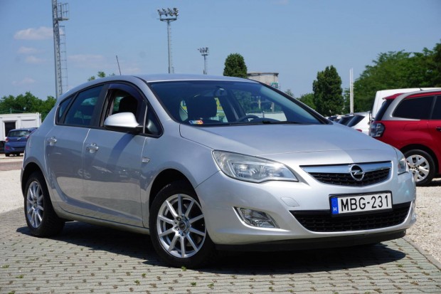 Opel Astra J 1.7 CDTI Enjoy Magyarországi!