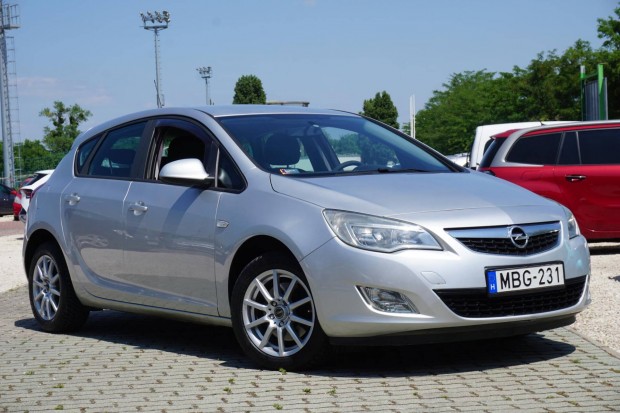 Opel Astra J 1.7 CDTI Enjoy Magyarországi!