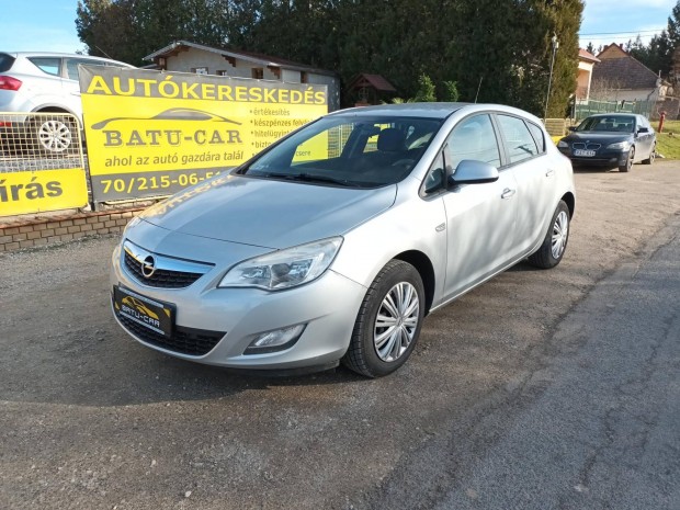 Opel Astra J 1.7 CDTI Selection 1v Garancia! B...