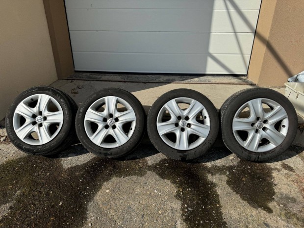 Opel Astra J 225/50 R17 nyri aclkerk garnitra dsztrcskkal