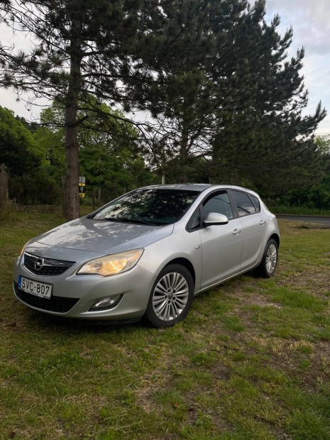 Opel Astra J