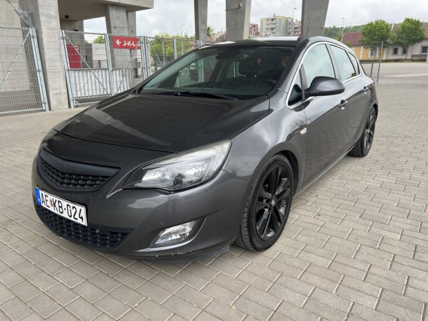 Opel Astra J 2.0 CDTI Start-Stop Sport 1.Tulajt...