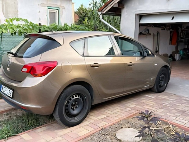 Opel Astra J