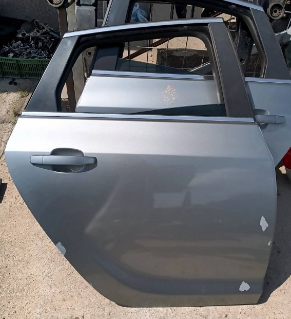 Opel Astra J 5 ajtshoz jobb hts ajt