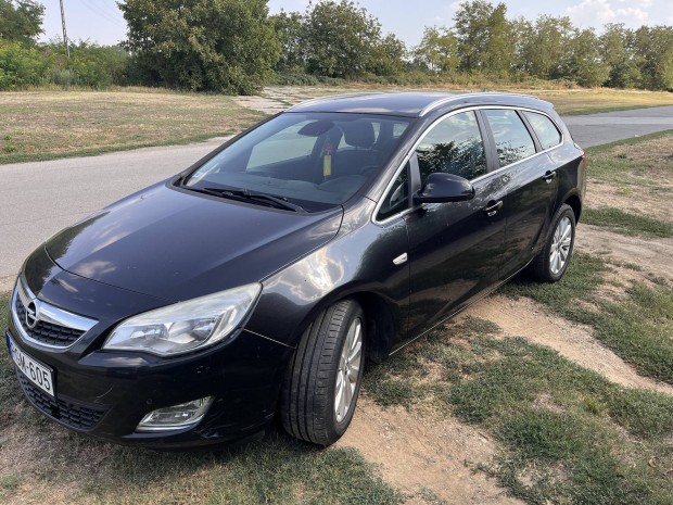 Opel Astra J