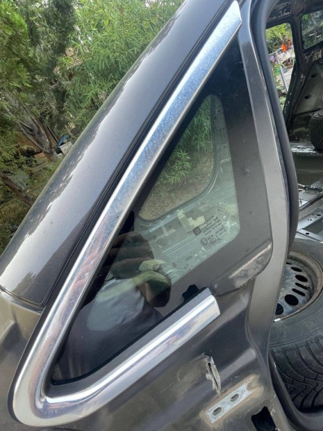 Opel Astra J A oszlop oldalablak /króm