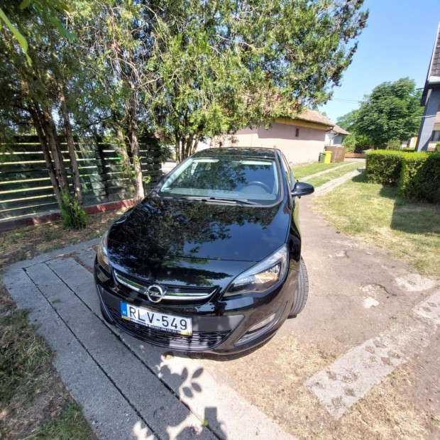 Opel Astra J BEST, vezetett szervízkönyv, Második tulajdonos 80.000 KM