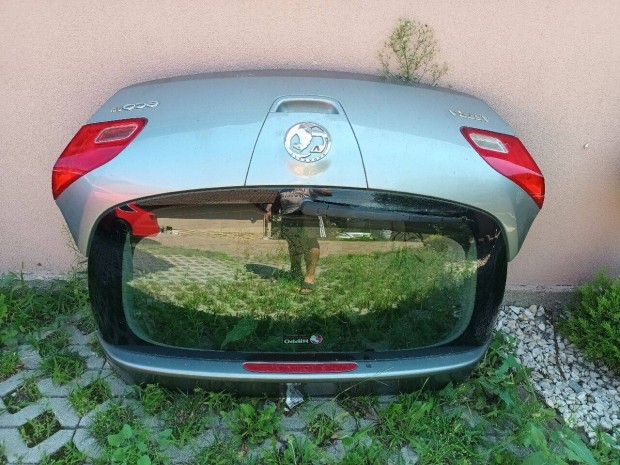 Opel Astra J Csomagtérajtó Ezüst 3690