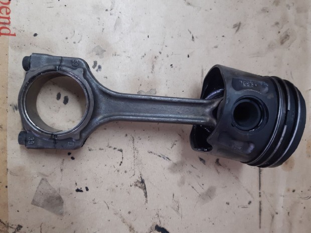 Opel Astra J Dugattyú + Hajtókar