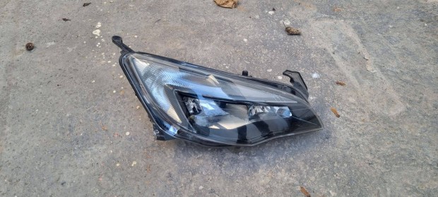 Opel Astra J Jobb első fényszóró 1EG-010-011-62