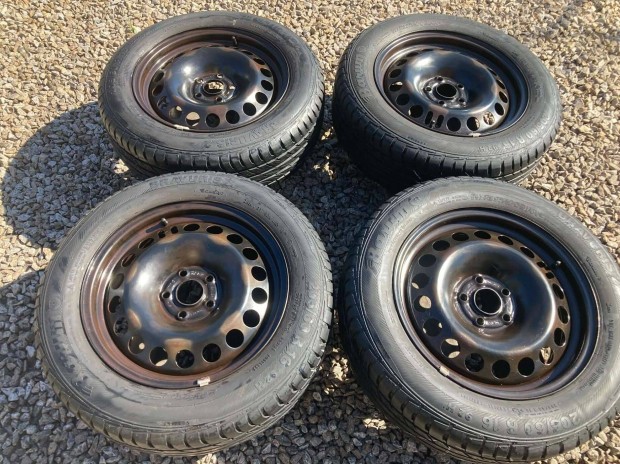 Opel Astra J K kerekek Barum 205/60 R16 gumikkal