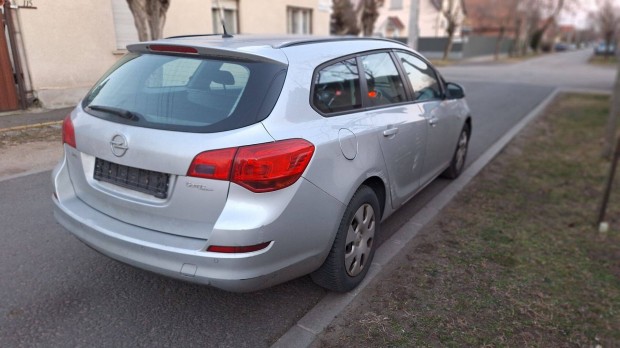 Opel Astra J Kombi A17Dtj Bontott Alkatrész gyári