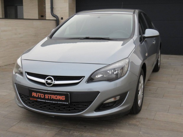 Opel Astra J Sedan 1.4 T Active 125.140 km !! E...