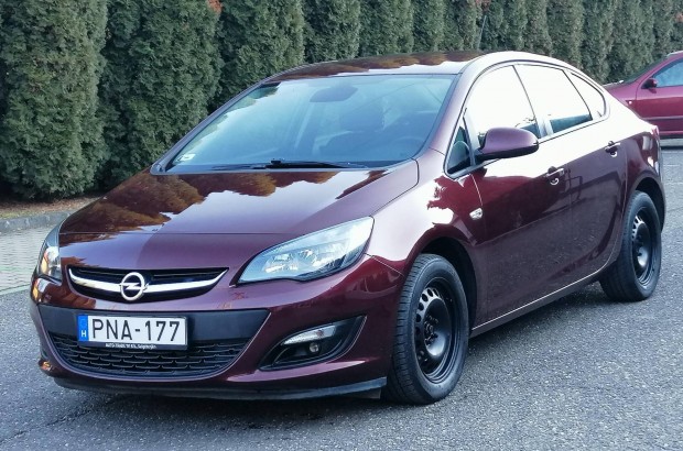 Opel Astra J Sedan 1.4 T Enjoy 1.tulaj/Mo-i!/Fr...