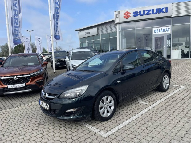 Opel Astra J Sedan 1.4 T Enjoy