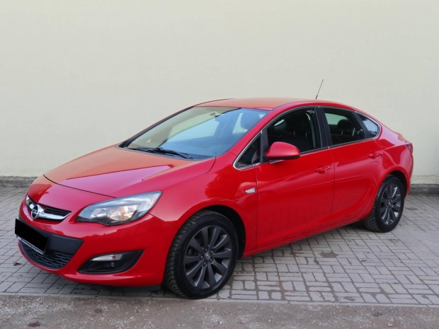 Opel Astra J Sedan 1.4 T Enjoy