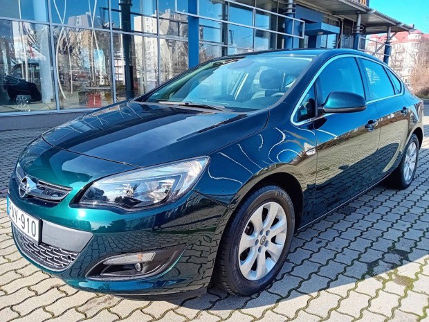 Opel Astra J Sedan 1.4 T Enjoy A szksges plus...